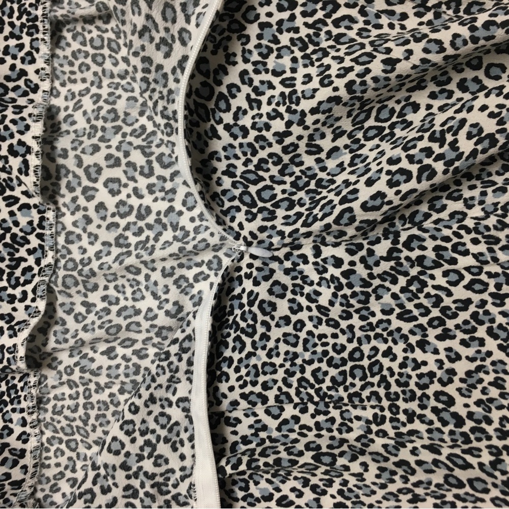 Brandy Melville Midi Skirt Size 2 Made in Italy Animal Cheetah Print - Picture 3 of 6